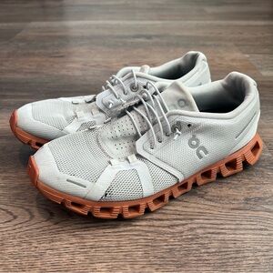 On Cloud 5 Running Shoes Women’s 8.5 White Orange Athletic Sneakers Comfort